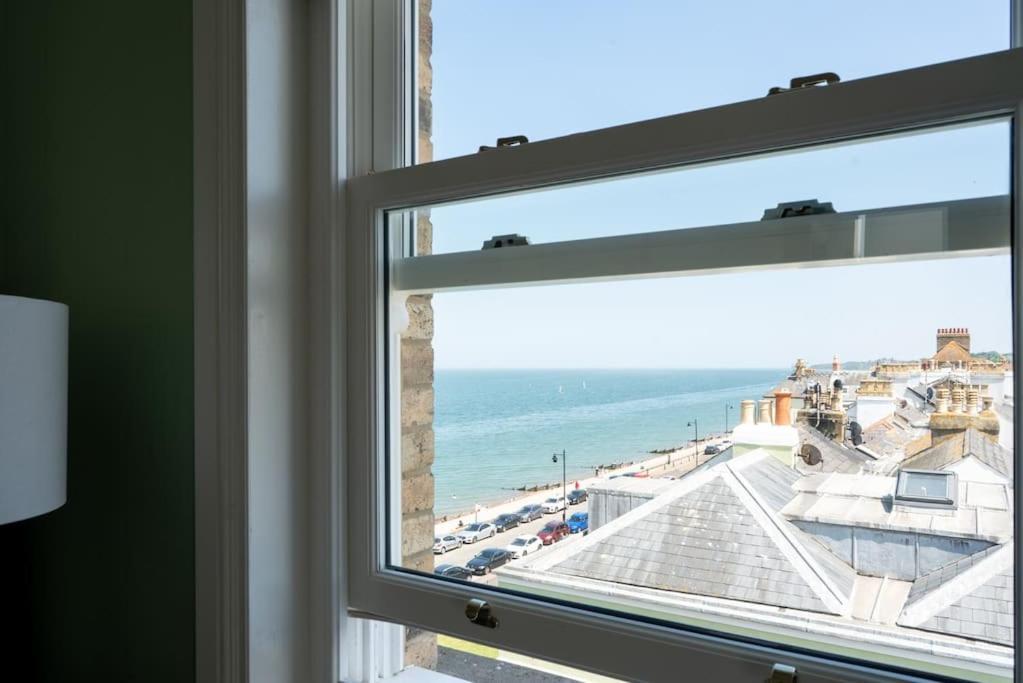 Luxury Duplex Penthouse On The Beach With Panoramic Sea Views Herne Bay Exterior photo